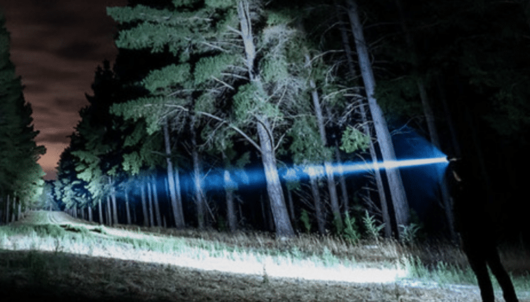 Benefits of Rechargeable Hunting Flashlights